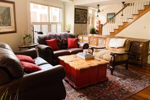 Unclassified image, 2 of 49, button