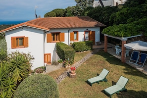 Exterior - Apartment in villa 2 to 4 persons with large private garden Sole (Capoliveri)
