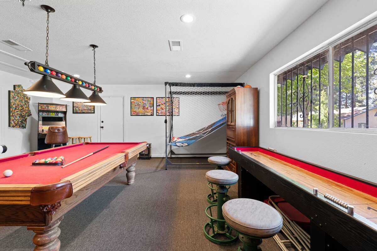 Fox & Swan Chalet - Hot Tub, Pool Table, Air Hockey, BBQ