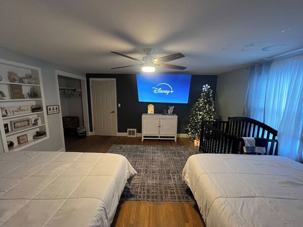 3 bedrooms, iron/ironing board, WiFi, bed sheets