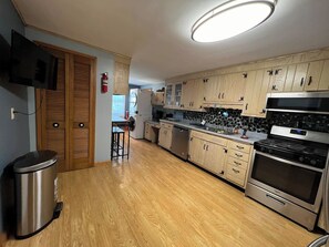 Fridge, microwave, oven, stovetop - The Family Escape Ranch (Erie)