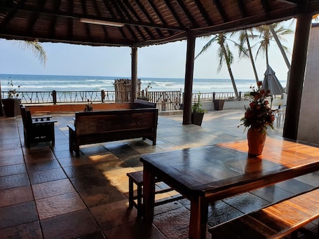 Outdoor dining. #3 Bungalow La Perla