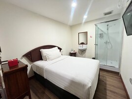 Standard Single No Window with Private Shower and Shared Toilet | Desk, free WiFi, bed sheets