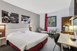 Superior Double Room | Soundproofing, free WiFi - Hotel AKENA La Ferté Bernard (Cherré-Au)