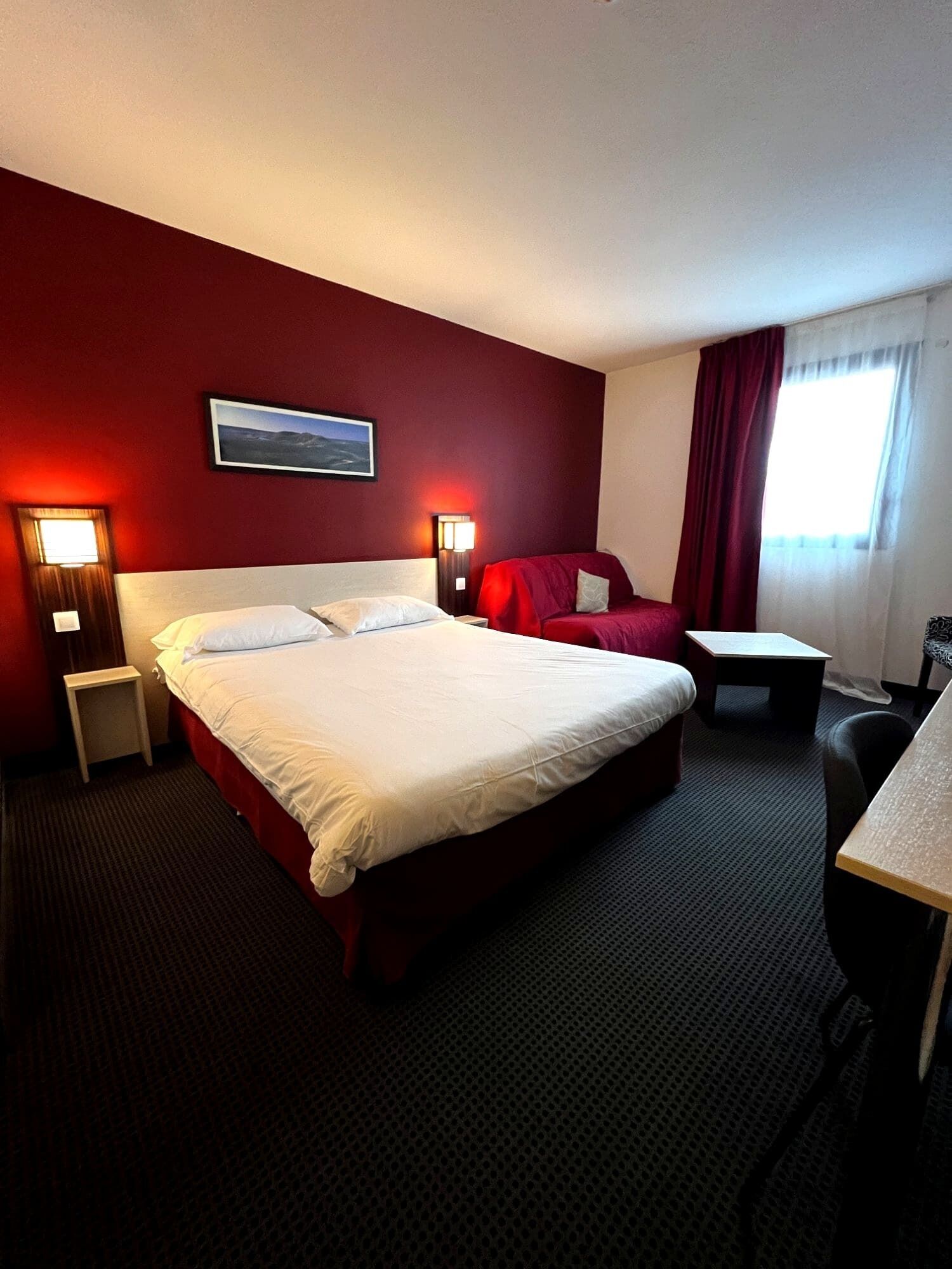 Soundproofing, free WiFi