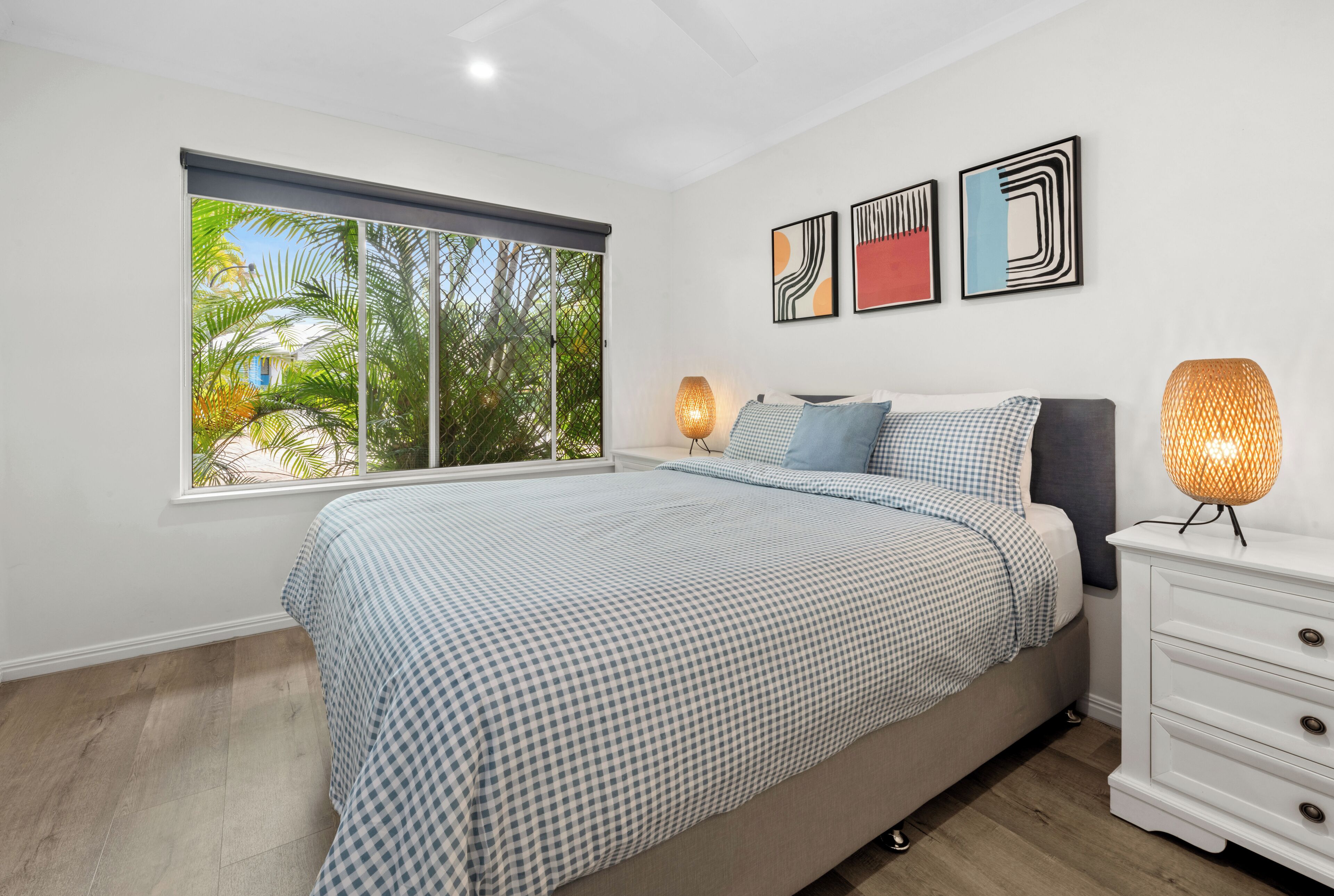 2 slaapkamers, een strijkplank/strijkijzer, wifi, beddengoed