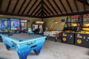 Games room - Unit 21 - 2 Bedroom Villa in Tropical Resort in Noosaville (Noosaville)