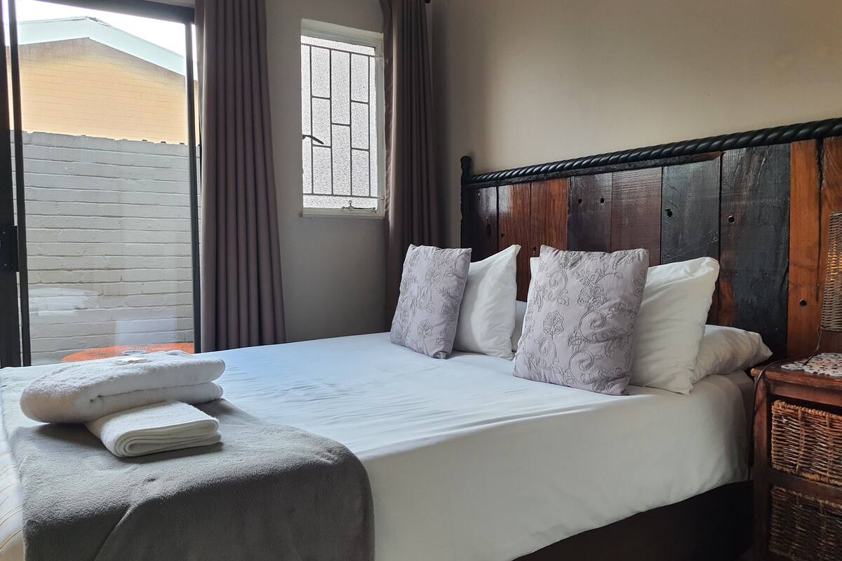 Suite Confort | Tabla de planchar con plancha y wifi gratis