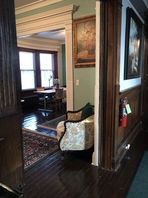 Interior - 5 Star Victorian Mansion Downtown Erie (Erie)
