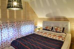 1 室のベッドルーム、旅行用ベビーベッド、WiFi (無料)、ベッドシーツ