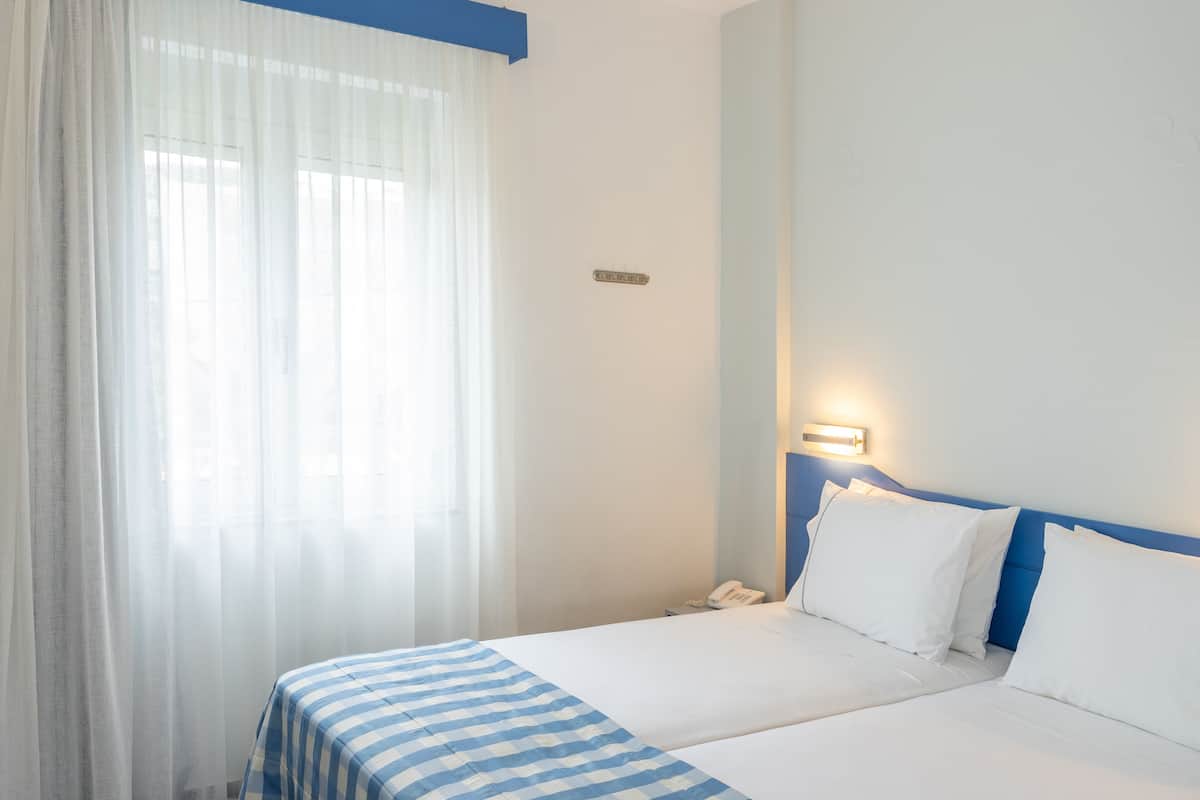 One Bedroom Apartment | Desk, soundproofing, iron/ironing board, free cribs/infant beds