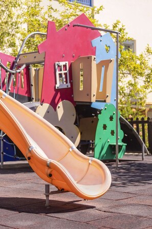 Children’s play area – outdoor - Ibiscos Garden Hotel (Rethymno)