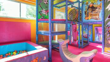 Innen-Kinderspielplatz