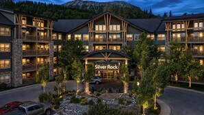 Exterior - 1 BDRM / King / AC / Hot Tub & Pool (Fernie)