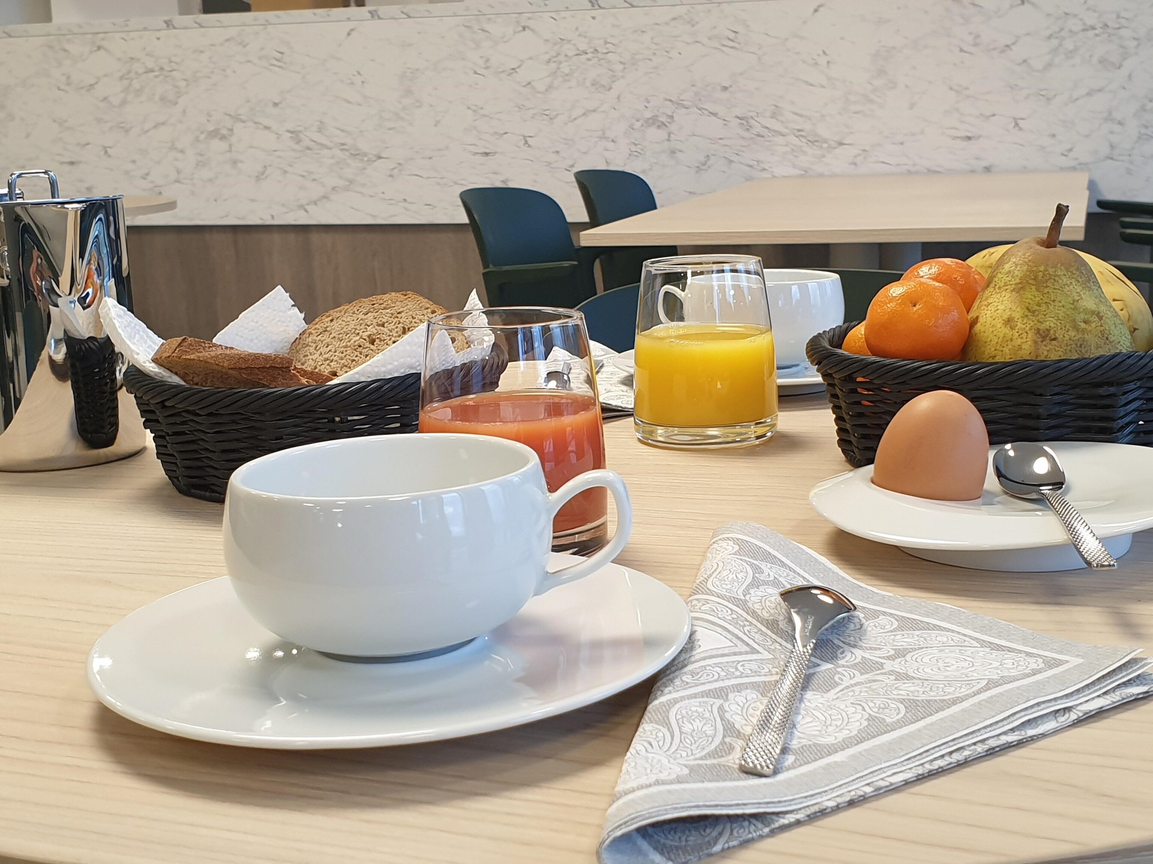 daily continental breakfast (eur 15 per person)