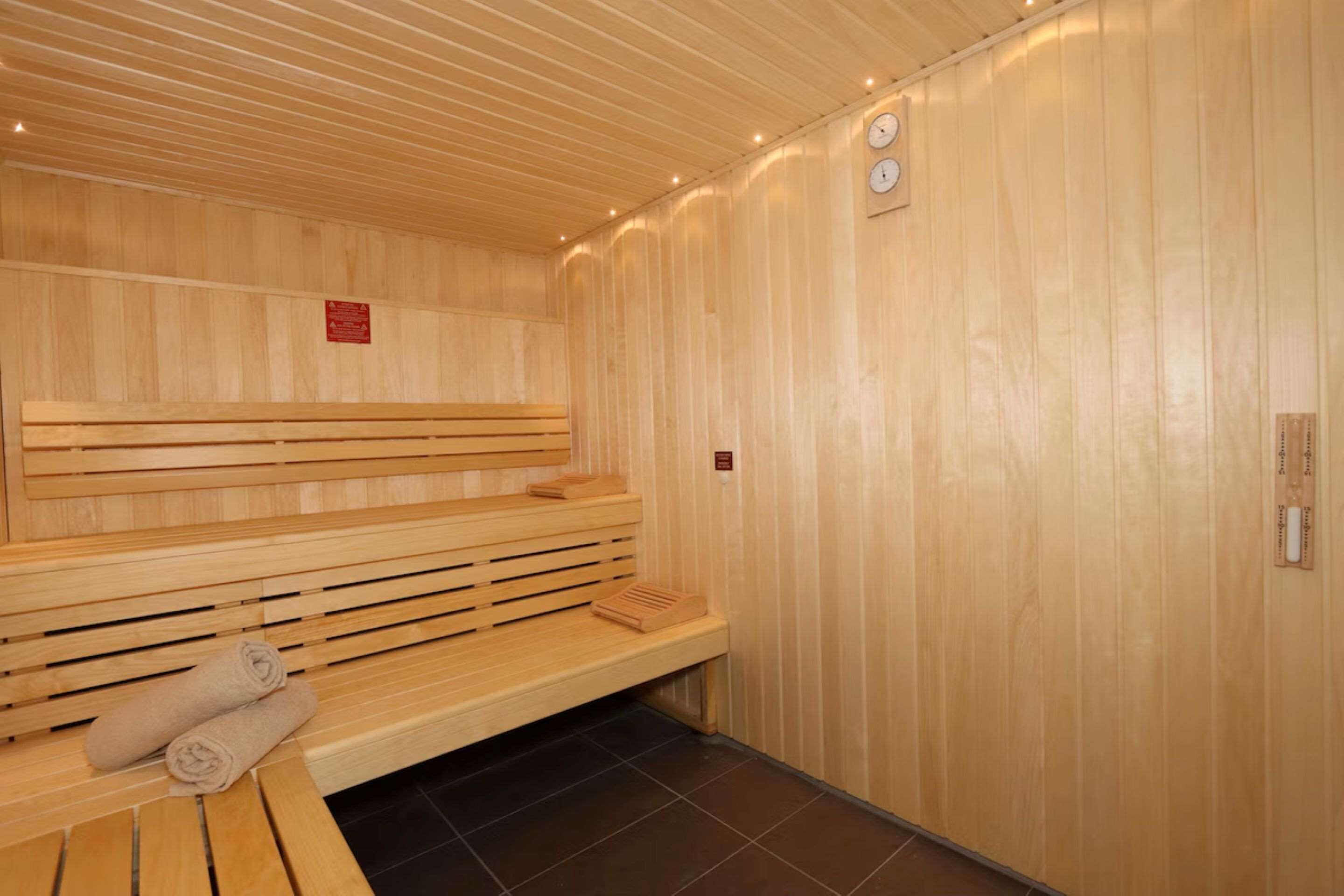 couples treatment room(s), massages