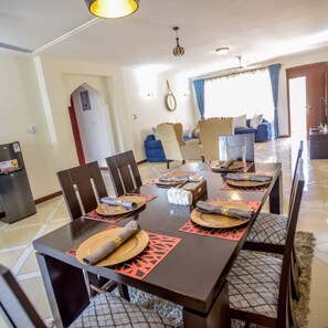 Luxury-Apartment, 3 Schlafzimmer | Esszimmer