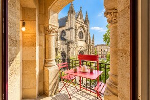Outdoor dining - Bordeaux historic center, A-C, Terrace & Parking (Burdeos)
