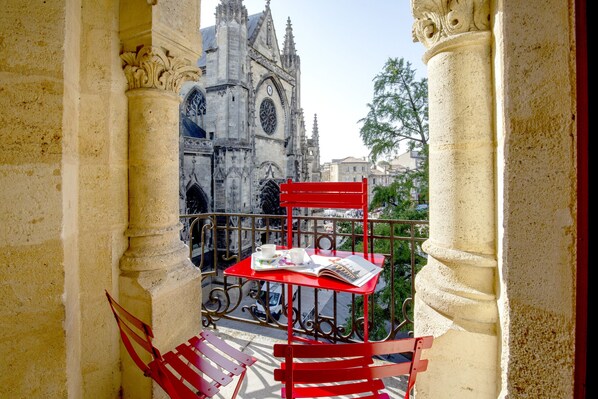 Outdoor dining - Bordeaux historic center, A-C, Terrace & Parking (Burdeos)