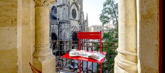 Bordeaux historic center, A-C, Terrace & Parking