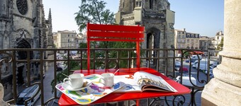 Bordeaux historic center, A-C, Terrace & Parking