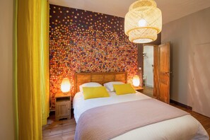 1 habitación, tabla de planchar con plancha, wifi gratis y ropa de cama 