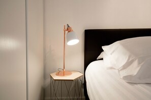 1 bedroom, iron/ironing board, free WiFi, bed sheets - Bordeaux historic center with Balcony (Burdeos)