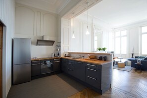 Fridge, microwave, oven, dishwasher