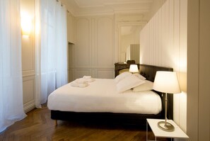 4 chambres, fer et planche à repasser, Wi-Fi gratuit, draps fournis