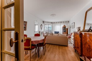 Interior - Spacious 2 bedrooms, Terrace, Parking, lift (Burdeos)