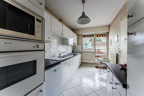 Fridge, microwave, oven, dishwasher