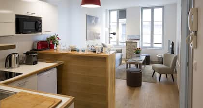 HEART OF BORDEAUX Cosy Apartment