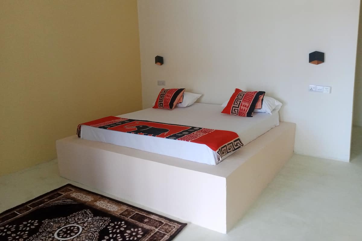 Premium bedding, in-room safe, individually furnished, desk