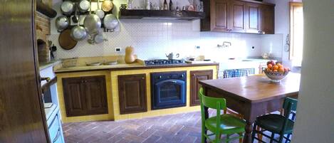 Køleskab, ovn, kogeplade, opvaskemaskine