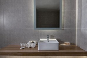 Bathroom - Rivari Apartments (Santorini)