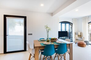 Dining - Accessible Apartment "Beach Pearl Cala de Mijas" On the Beach, Sea View & Air Conditioning (Mijas)