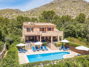 Exterior - Villa Luis Vives with Mountain View, Wi-Fi, Garden, Balcony, Terraces & Pool (Port de Pollença)