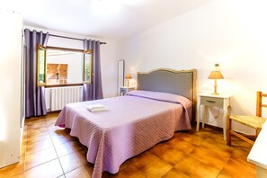 5 bedrooms, iron/ironing board, free WiFi, bed sheets - Villa Luis Vives with Mountain View, Wi-Fi, Garden, Balcony, Terraces & Pool (Port de Pollença)