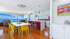 Dining - 103 Beach Street - Beachfront Home (Port Fairy)