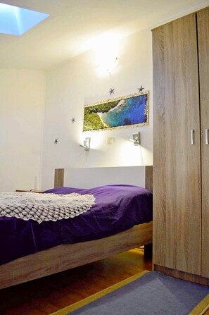 1 habitación, acceso a internet y ropa de cama 