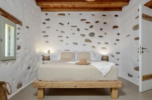1 habitación, caja de seguridad en la habitación y cuna de viaje