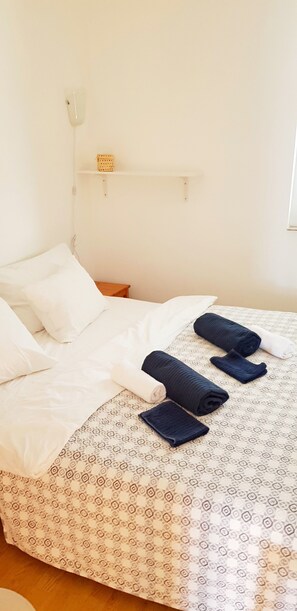 2 Schlafzimmer, Bügeleisen/Bügelbrett, Internetzugang, Bettwäsche