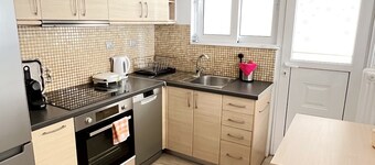 Peaceful Apartment by Flisvos Marina