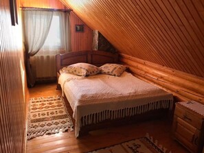 5 bedrooms, in-room safe, iron/ironing board, WiFi - Rent a Cottage for a Vacation in the Mountains - Comfort (Ждениево)