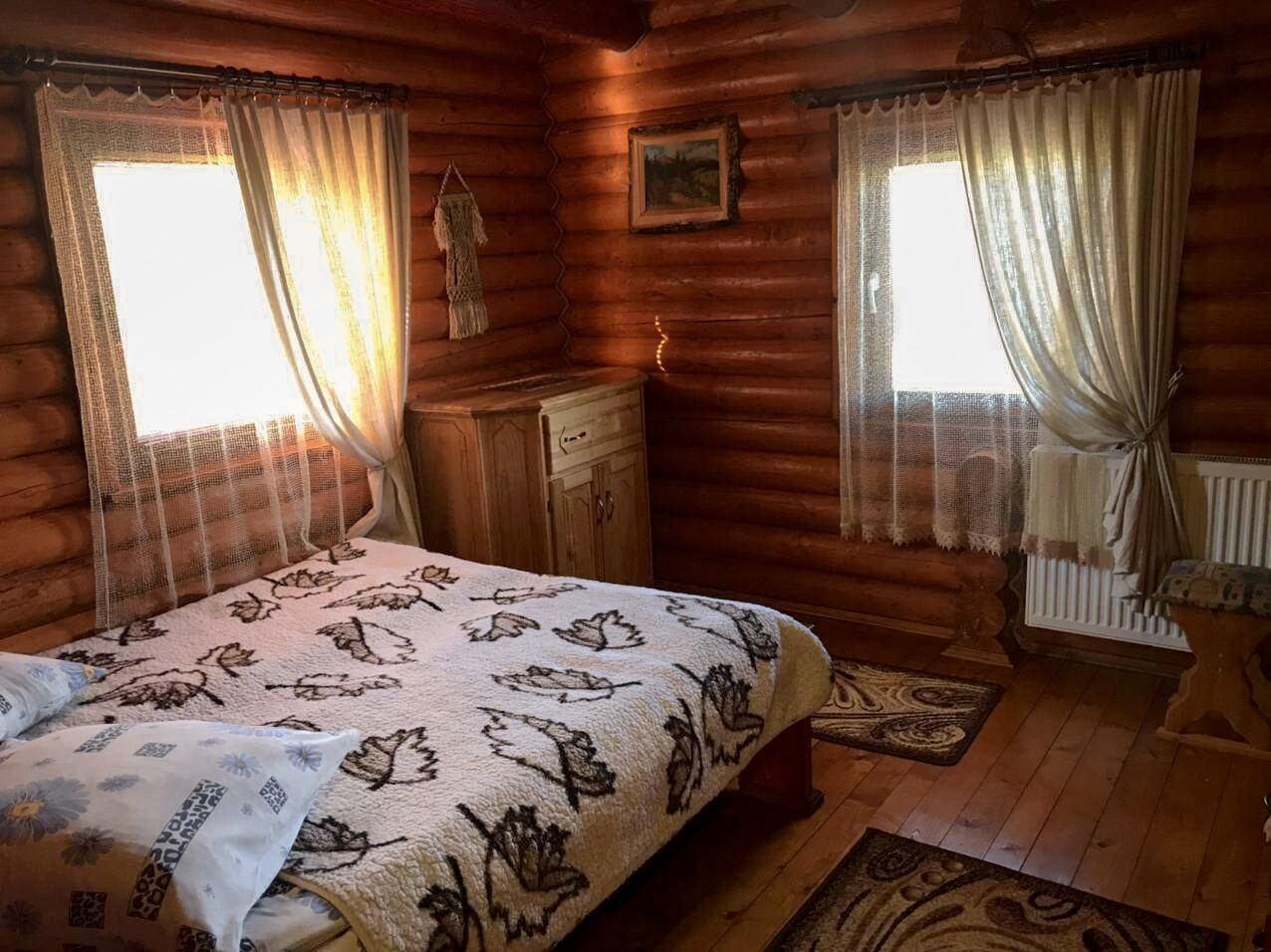 5 bedrooms, in-room safe, iron/ironing board, WiFi