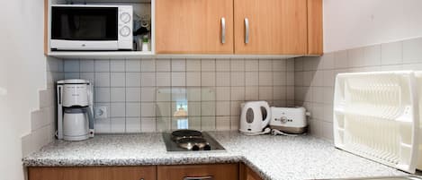 Fridge, microwave, coffee/tea maker, electric kettle