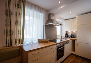 Fridge, oven, dishwasher, coffee/tea maker - 5101 Babette "101" (Gargellen)