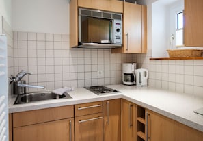 Fridge, microwave, coffee/tea maker, electric kettle