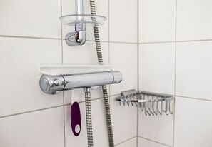 Ducha y papel higiénico