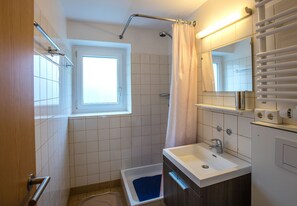 Een douche, toiletpapier